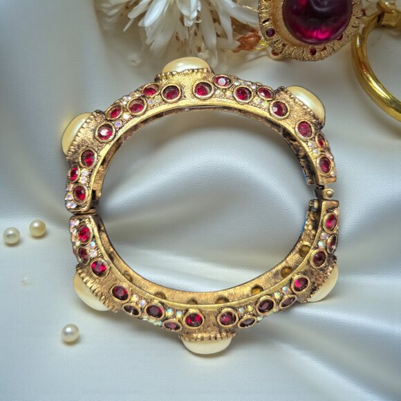 SPHINX Vintage 80's Royal Chunky Ruby AB Crystal Pearl Clamper Bracelet - Picture 2 of 6